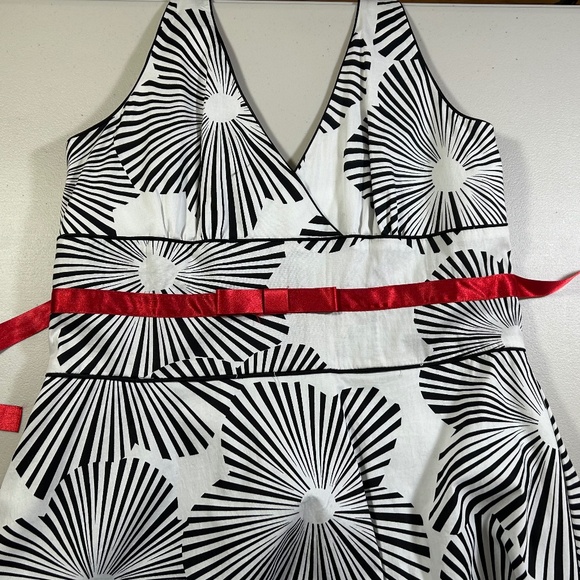 Black and White print halter dress - Picture 6 of 13